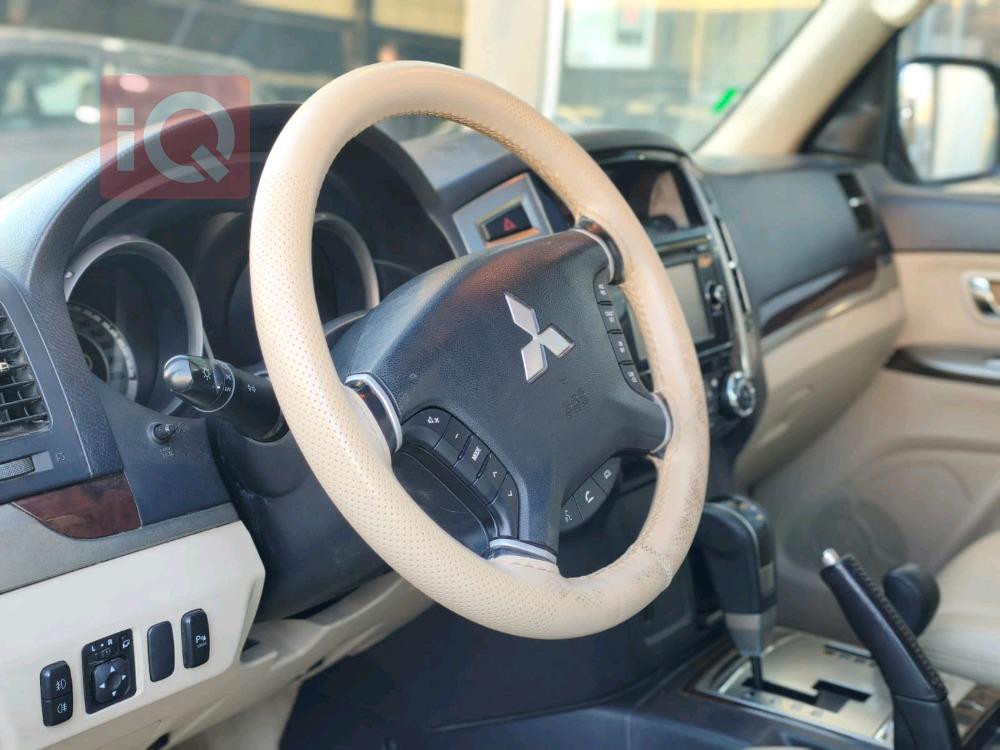 ميتسوبيشي باجيرو